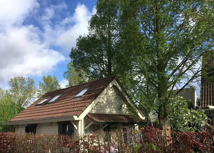 Cosy & Natural Cottage With Fireplace And Garden *